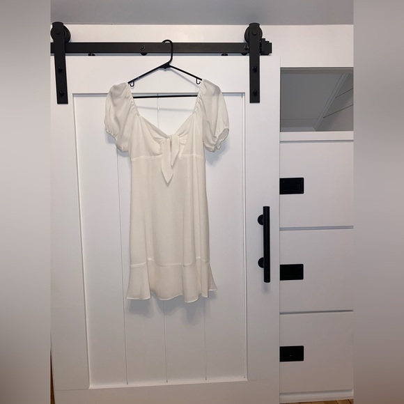 Revolve ❤︎︎ BCBGeneration - Puff sleeve dress in white - Picture 4 of 6